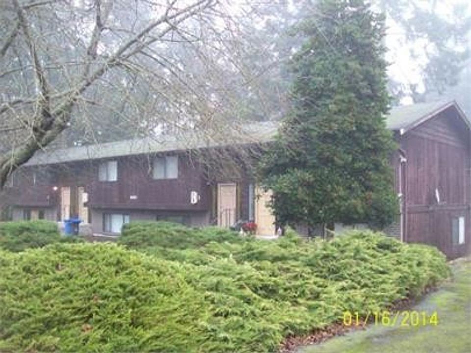 1st image of 660 SW Harrier Cir APT 4