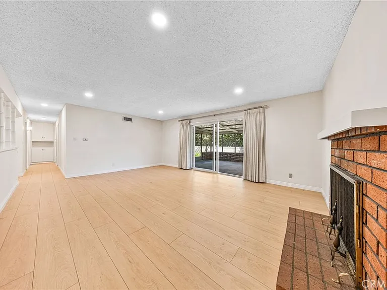 612 N Maryport Ave — Photo 8