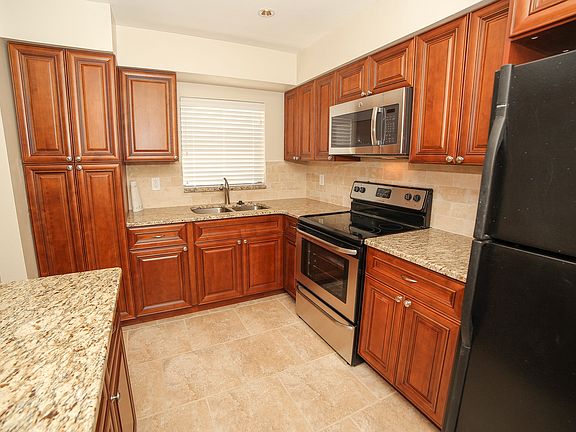 3rd image of 1311 Vantage Dr