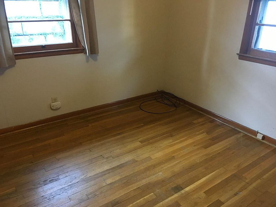 1st image of 727 Wells St #House