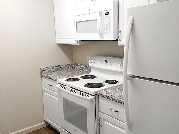 3rd image of 1231 Warburton Ave APT 2
