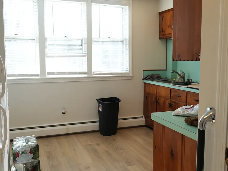 98 Main St #4 — Photo 8