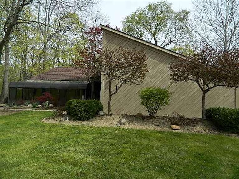 1st image of 1627 Hickory Glen Dr