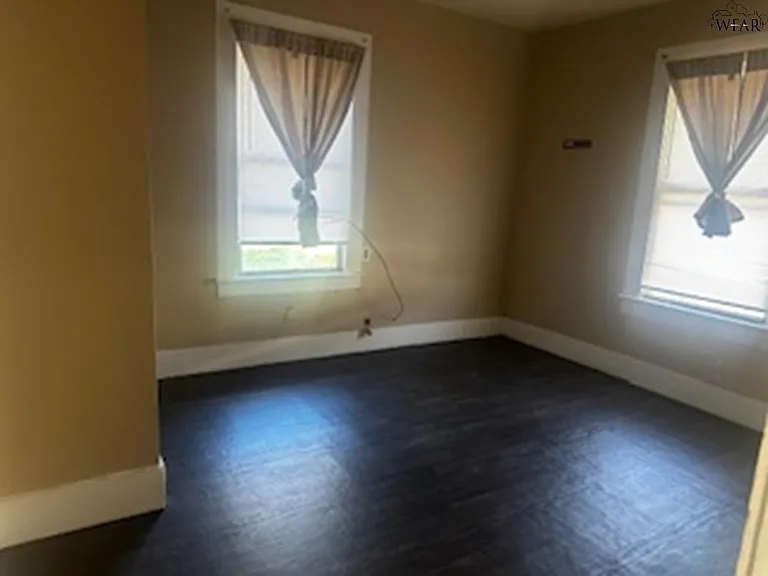 1638 Lucile Ave — Photo 7