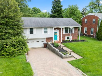 1013 King Arthur Ln, Louisville, KY, 40222
