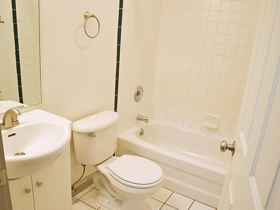 3rd image of 445 W McMicken Ave #2L