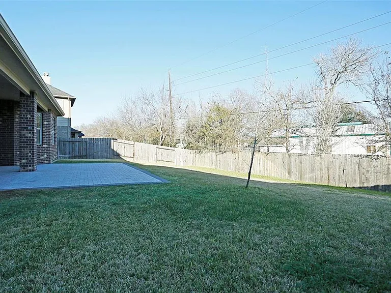 9702 Massanutten Ln — Photo 2