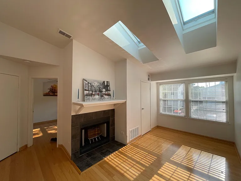 1251 Wyndham Dr #203 — Photo 2