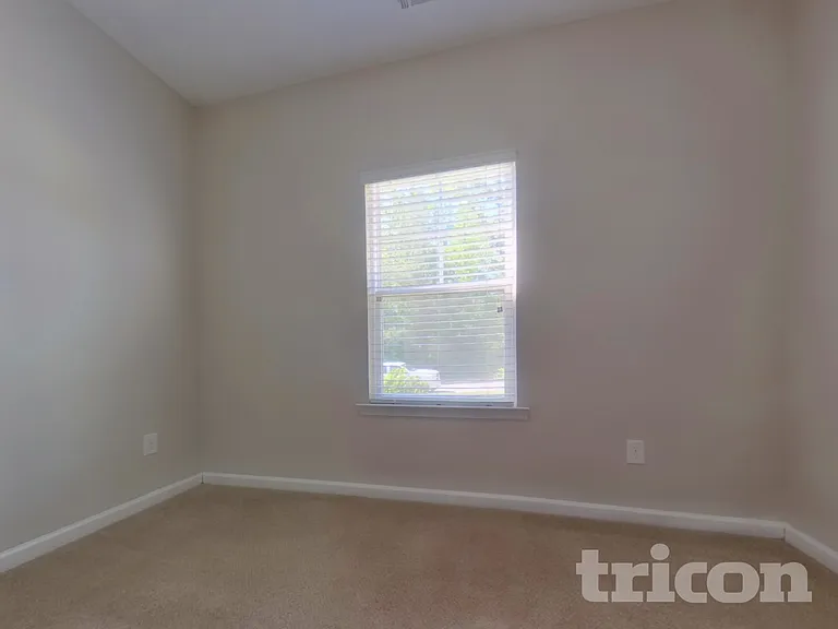 338 Brookwood Xing — Photo 9