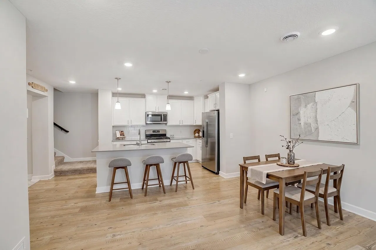 3 bed, 1769 sqft, $2,450 — Photo 3