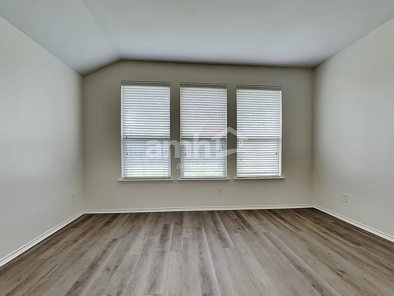 617 Chestnut Ct — Photo 11