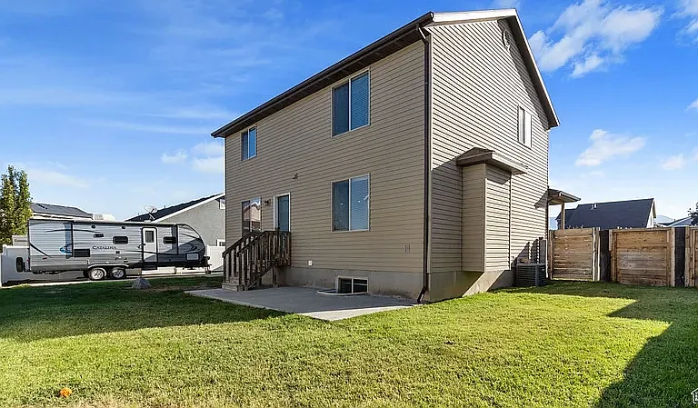 2077 N 1450 W — Photo 5