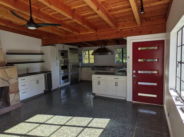 10411 Hebron Ln, Los Angeles, CA 90077