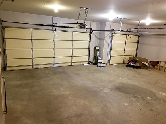 3 car spacious garage