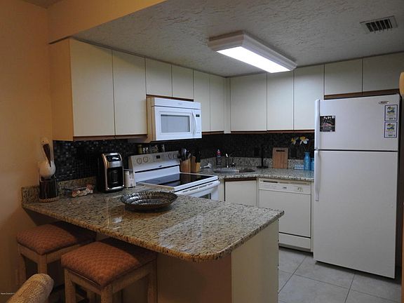 5th image of 8600 Ridgewood Ave #3110