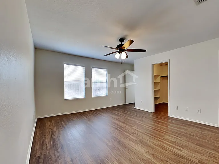 5533 Parkview Hills Ln — Photo 11