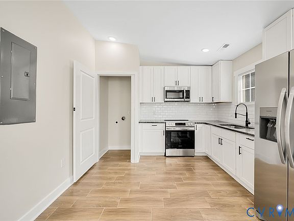 3rd image of 1904 Ridgemont Rd