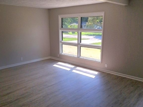 5th image of 6033 Coburn Ave