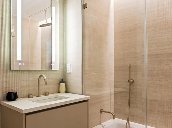 1025 Pacific Street image 12 of 14