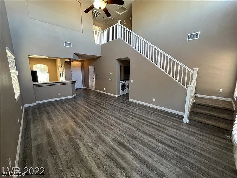 3 bed, 3.0 bath, 1741 sqft, $2,050 — Photo 3