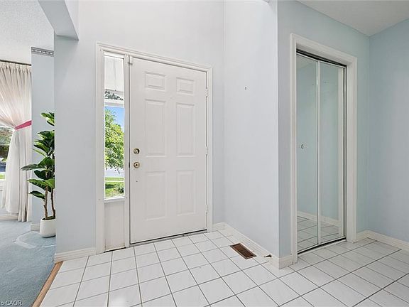 3rd image of 539 Harvey St
