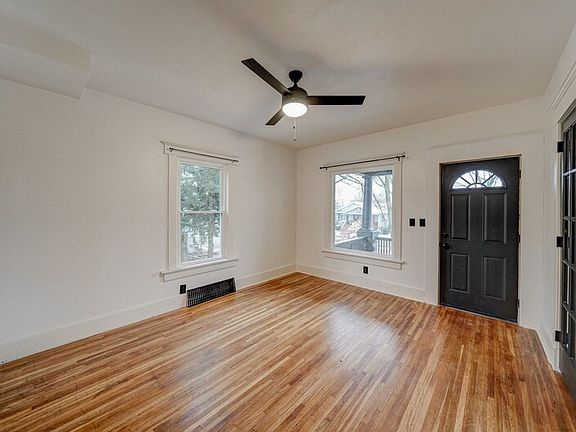 4th image of 818 S 31st St