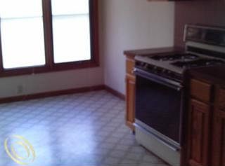 5th image of 27754 Groveland St