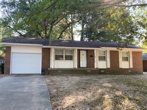 4 Colonial Dr, Conway, AR 72034