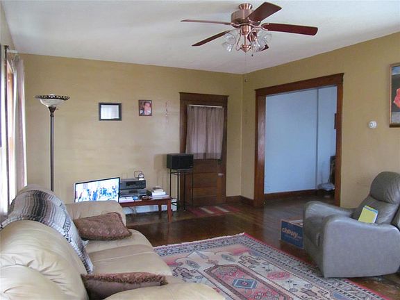 3rd image of 7 Beverly Pl