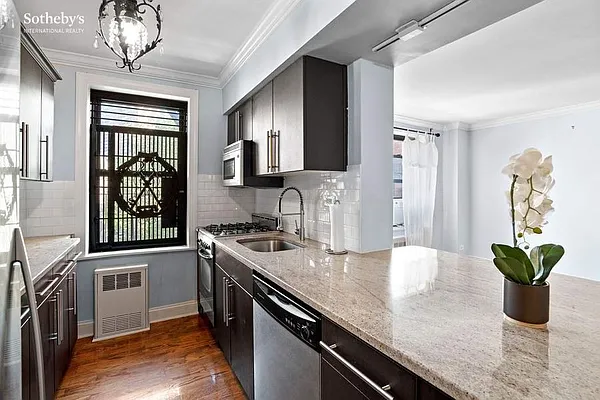 Sold by Sotheby's International Realty | media 4