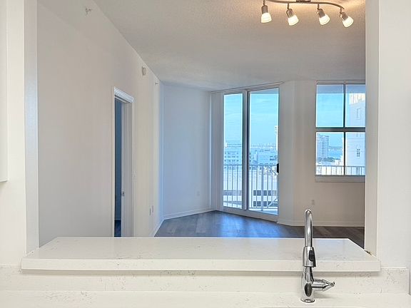 4th image of 255 Evernia St APT 1120