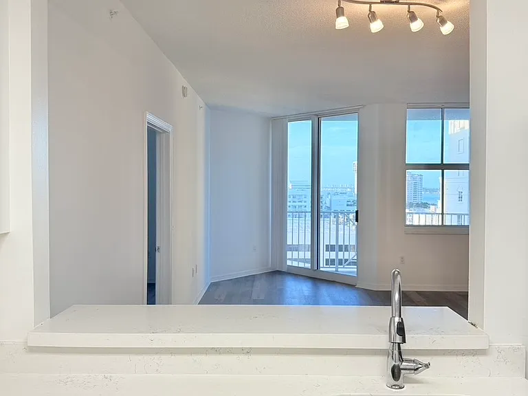 255 Evernia St #1120 — Photo 4