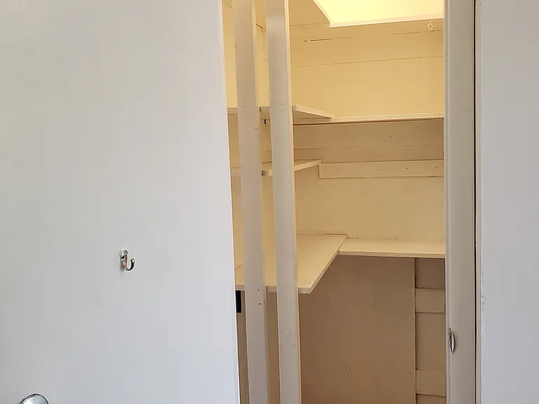 139 Jefferson Ave #4R — Photo 10