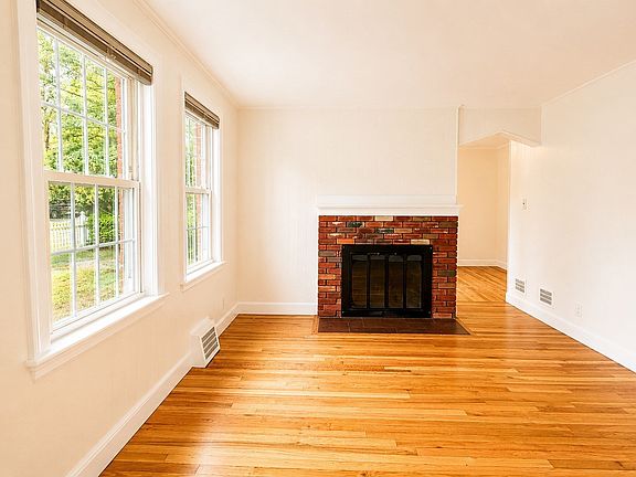 2nd image of 106 Russell Rd