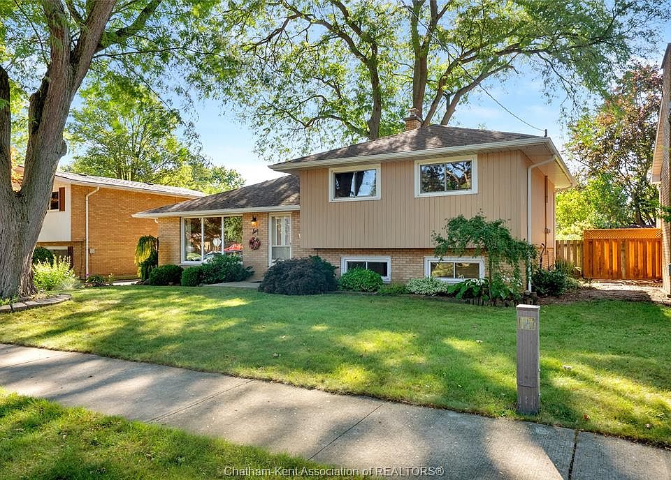 1st image of 6 Macmillan Ct
