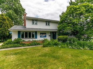 3271 Van Aken Blvd, Shaker Heights, OH 44120