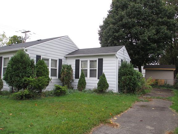 3rd image of 412 N Kalamazoo St