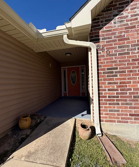 550 Dewey Rd — Photo 2