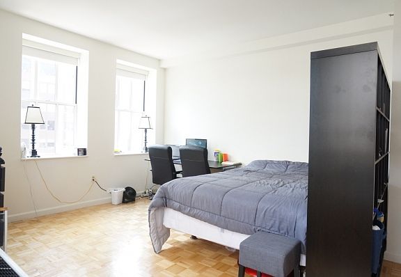 4th image of 63 Wall St APT 3206