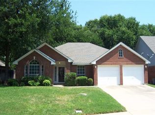 2602 Tallow Dr, Euless, TX 76039