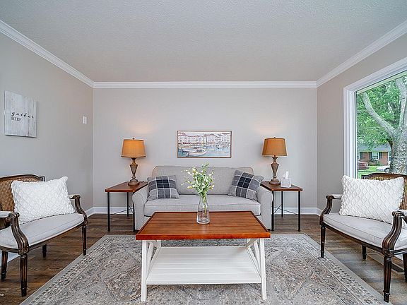 2nd image of 10715 Leelah Ct