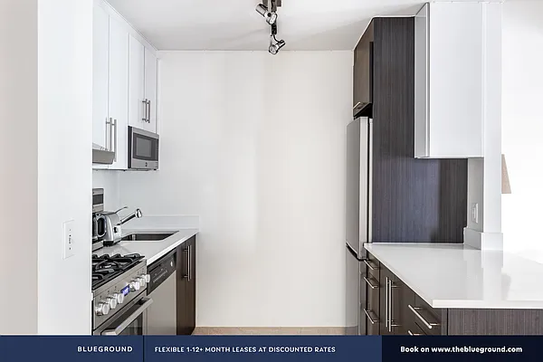 Rented by The Blueground | media 4