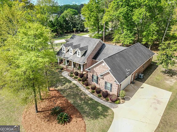 3rd image of 301 Old Windmill Rd