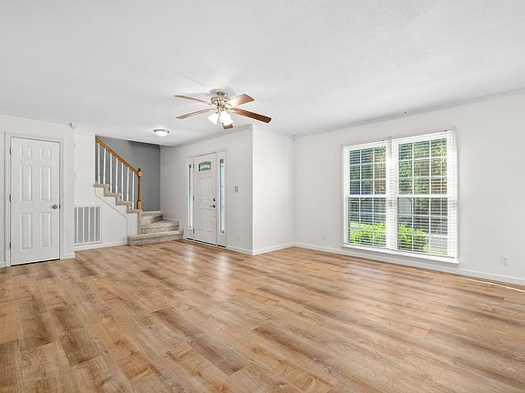 5th image of 335 Andrew Dr