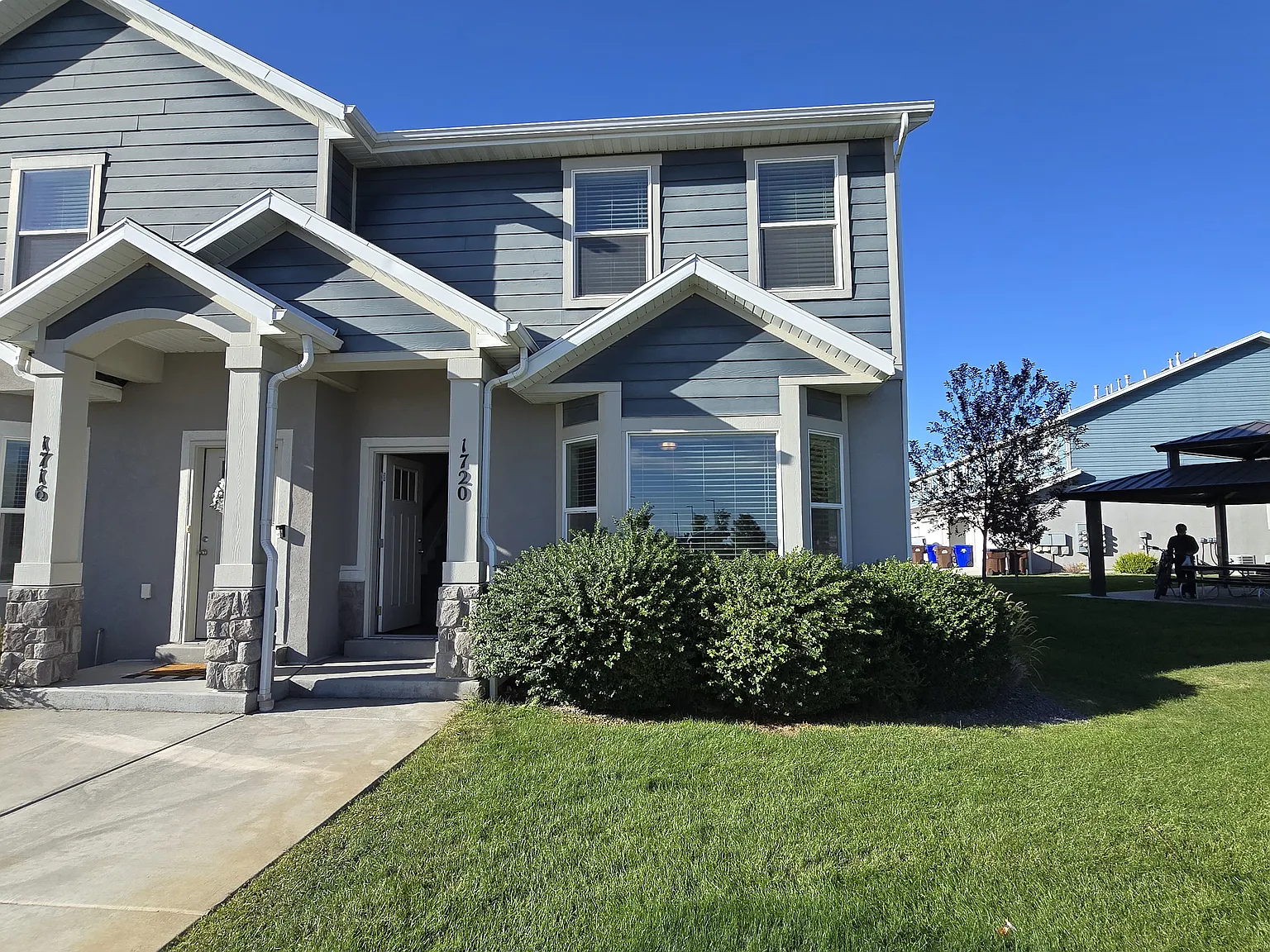 3 bed, 2.5 bath, 1500 sqft, $1,950 — Photo 2