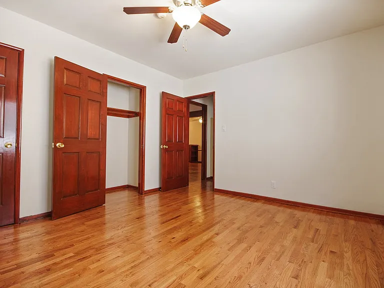 12224-34 Chandler Blvd — Photo 35