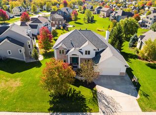 516 Cassie Lynn Ln, Oconomowoc, WI 53066