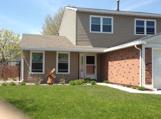 20764 S Acorn Ridge Dr, Frankfort, IL 60423