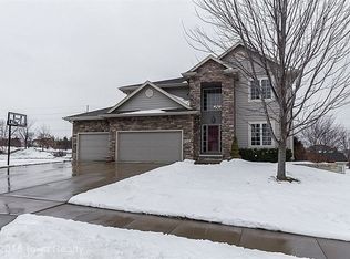 4021 157th St, Urbandale, IA 50323