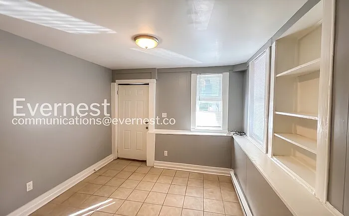 Building Photo - 32 Woodlawn Dr #2